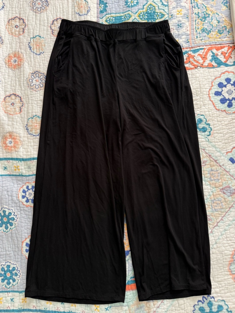 Lisa Bayne Cropped Black Pants L